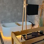 Duplex Vernieuwd Dujardin Bubbelbad *